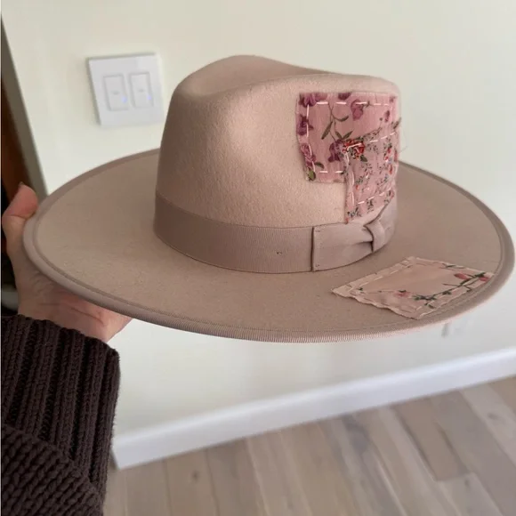 Wide Brim Pink Felt Hat with Floral Patch Accents - Picture 6 of 6